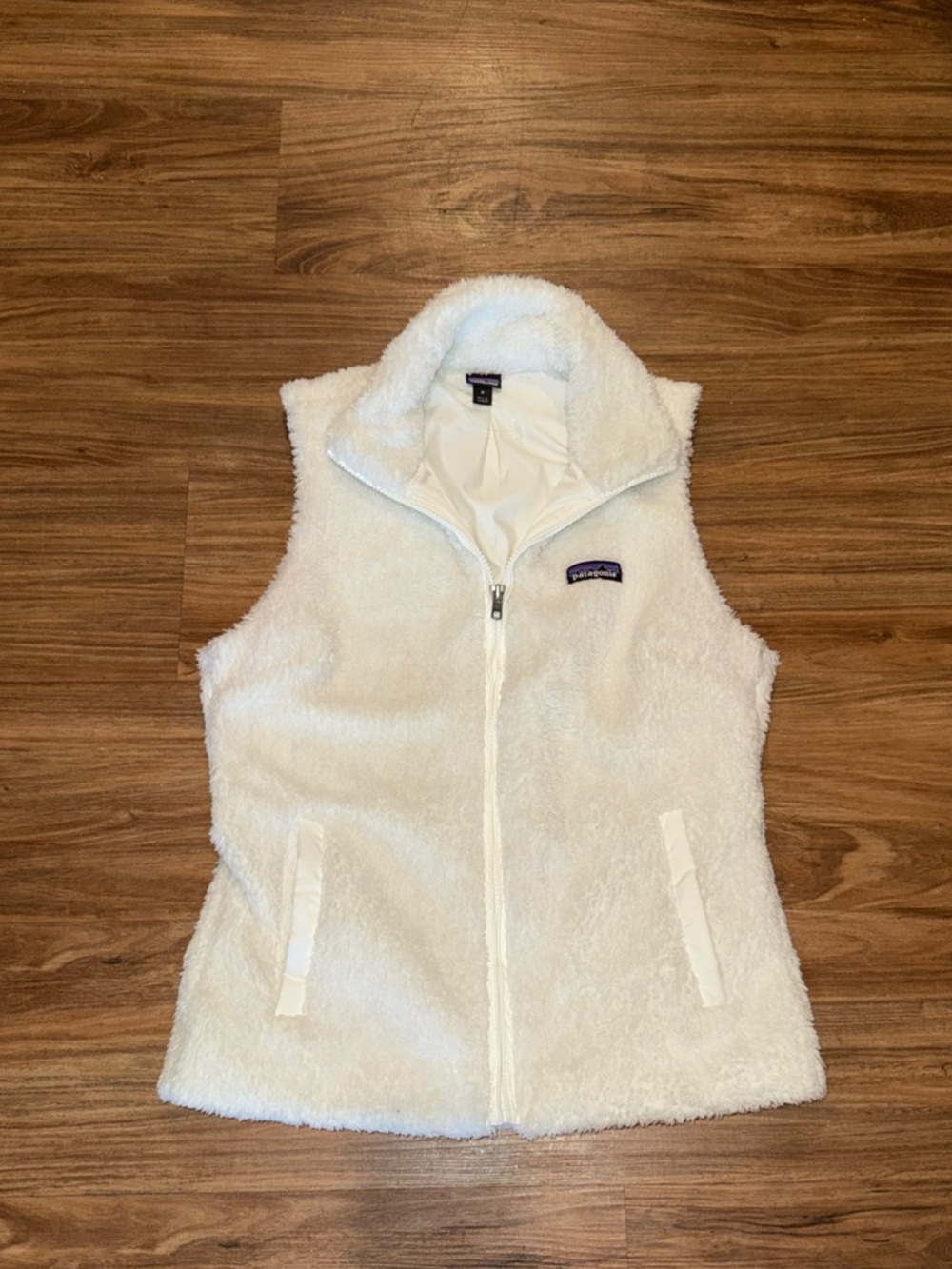 Patagonia Cream Sherpa Vest - Plush Zip-Up